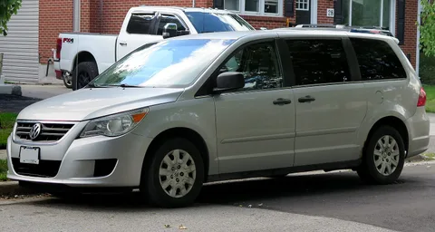 Volkswagen Routan — 7