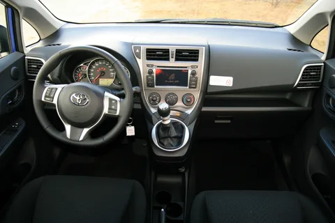 Toyota Verso-S — 4