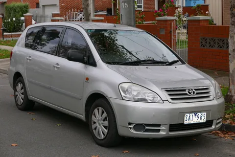 Toyota Avensis Verso — 2