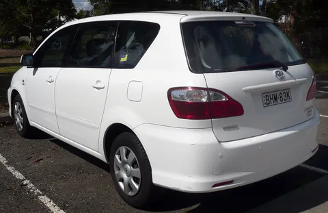 Toyota Avensis Verso — 6