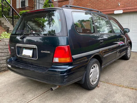 Isuzu Oasis — 3