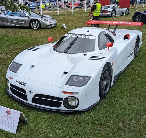 Nissan R390 GT1 — 2