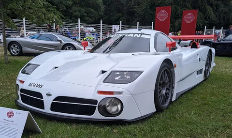 Nissan R390 GT1 — 7