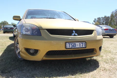 Mitsubishi 380 — 5