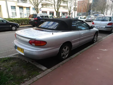 Chrysler Stratus — 7