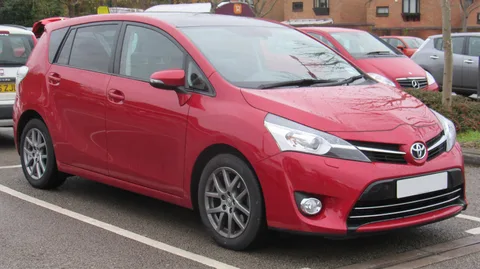 Toyota Verso — 3