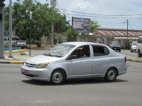 Toyota Platz — 2