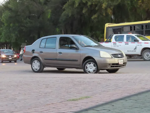 Nissan Platina — 6