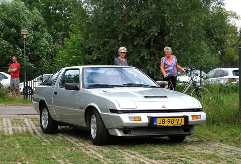 Mitsubishi Starion — 4