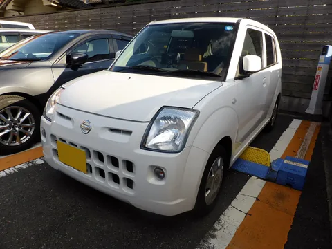 Nissan Pino — 7