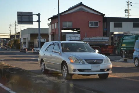 Toyota Mark II Blit — 5