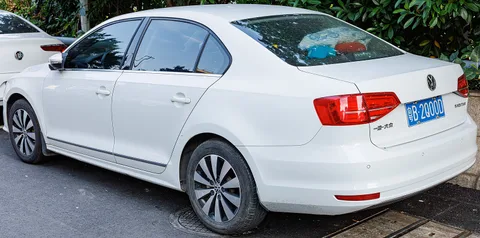Volkswagen Jetta VI — 2
