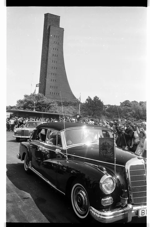 Mercedes-Benz W189 — 6