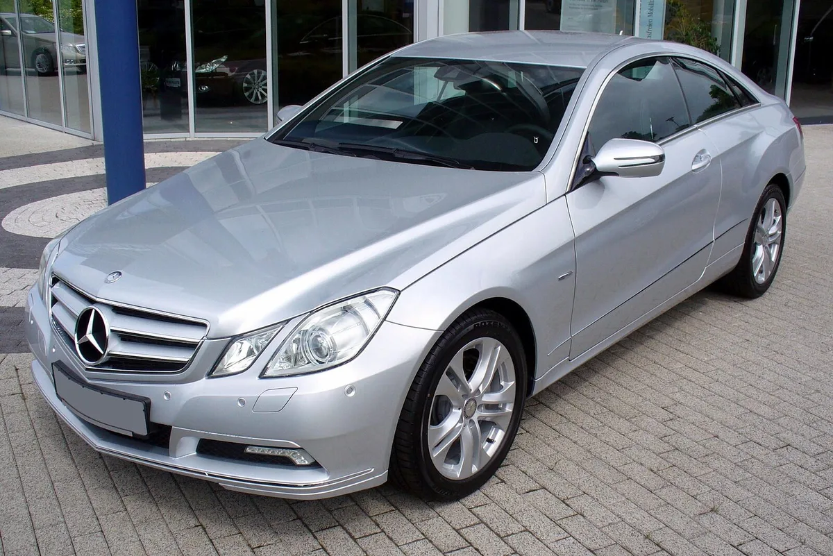 Mercedes-Benz C207