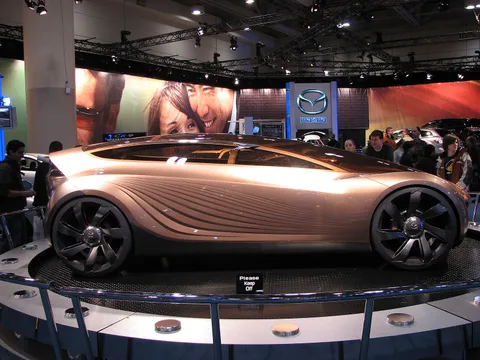 Mazda Nagare — 6
