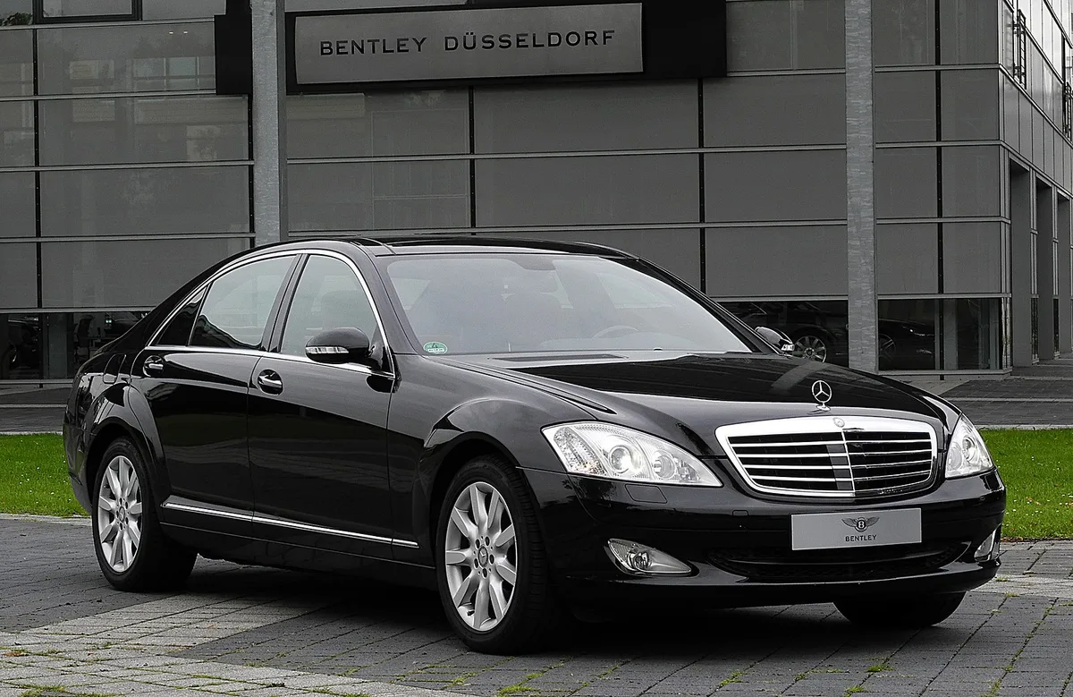 Mercedes-Benz W221
