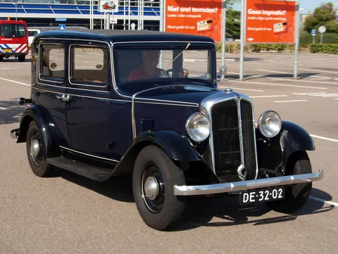 Renault Monaquatre — 5