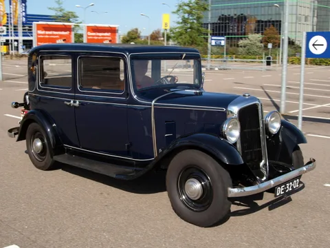 Renault Monaquatre — 6