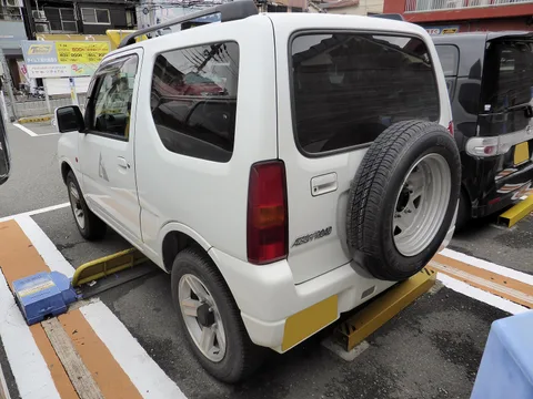 Mazda AZ-Offroad — 7