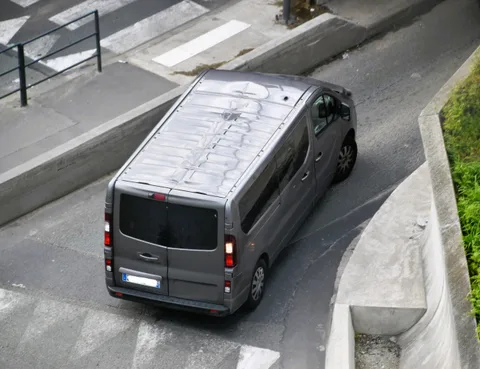 Nissan NV300 — 4