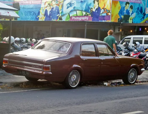 Holden HG — 8