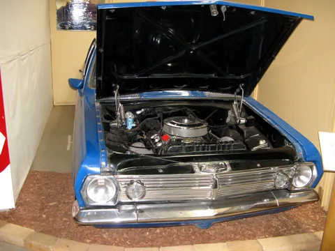 Holden HR — 4