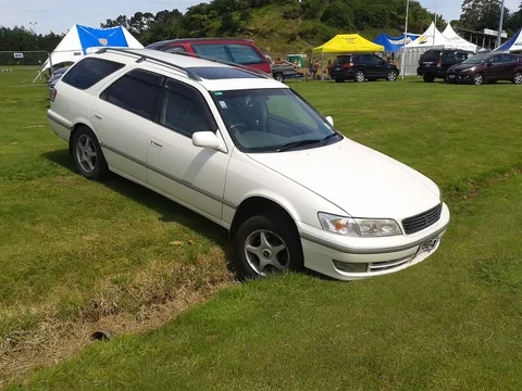 Toyota Mark II Qualis — 5