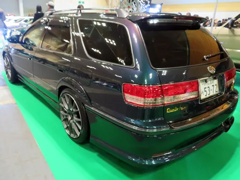 Toyota Mark II Qualis — 8