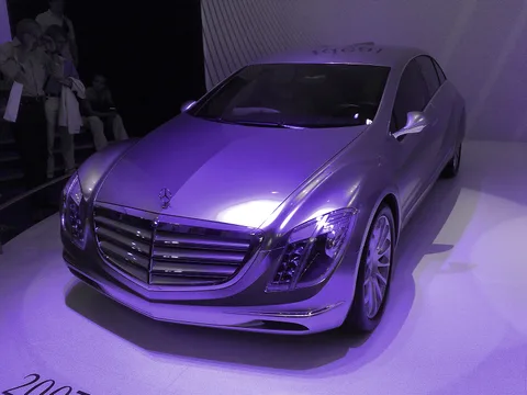 Mercedes-Benz F700 — 6