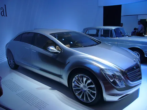 Mercedes-Benz F700 — 8