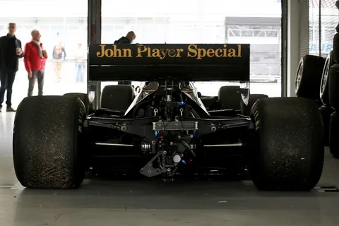 Lotus 92 — 6