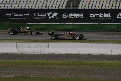 Lotus 92 — 8