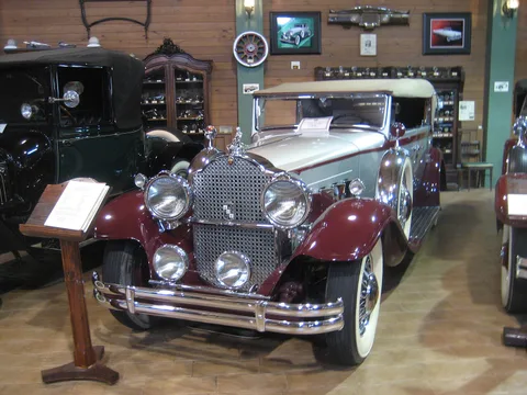 Packard Deluxe Eight — 7
