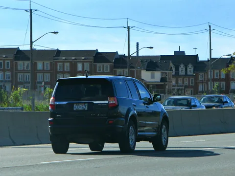 Isuzu Axiom — 4