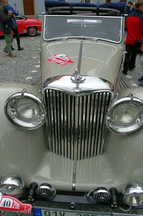 Jaguar Mark IV — 4