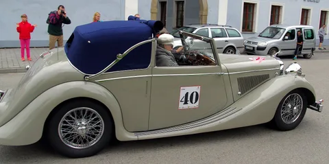 Jaguar Mark IV — 6