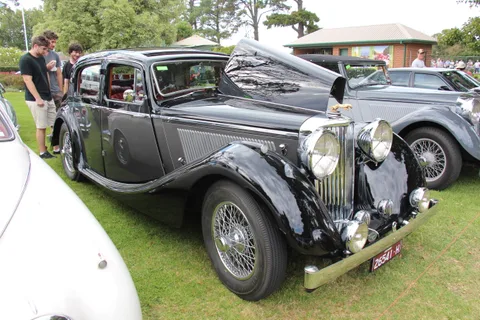 Jaguar Mark IV — 8