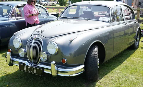 Jaguar Mark 2 — 2