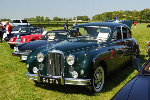Jaguar Mark IX — 3