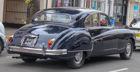 Jaguar Mark IX — 7