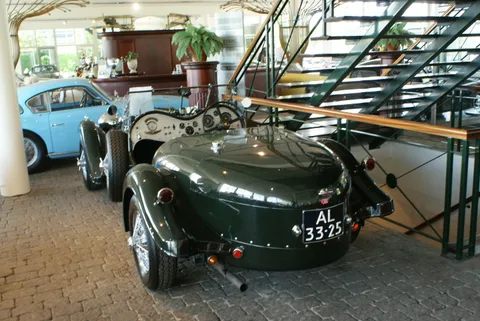 Jaguar Mark IX — 8