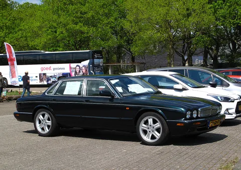 Jaguar XJ (X308) — 3