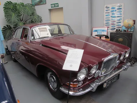 Jaguar Mark X — 5