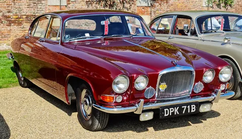 Jaguar Mark X — 6