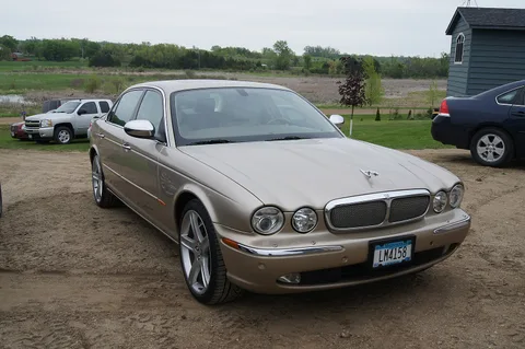 Jaguar XJ (X350) — 6