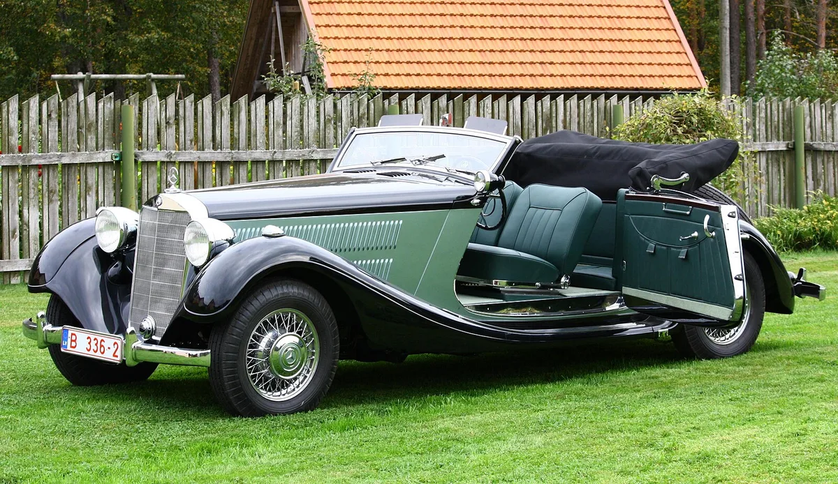 Mercedes-Benz 320A