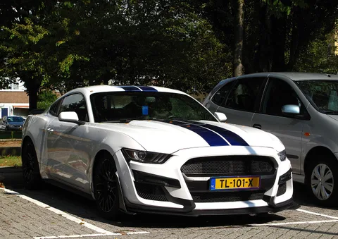 Ford Mustang — 7
