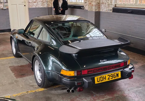 Porsche 930 — 2