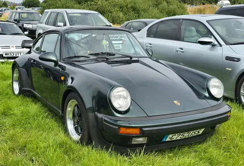 Porsche 930 — 6