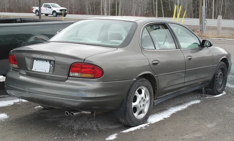 Oldsmobile Intrigue — 3